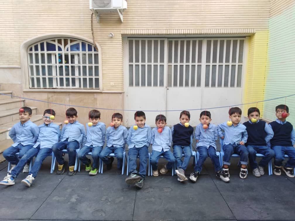 ما کنار هم با بازی زندگی کردن را یاد می گیریم